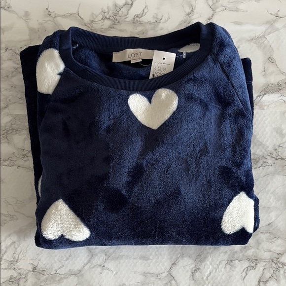 LOFT Navy Sweater with White Hearts (Large) - Picture 4 of 4